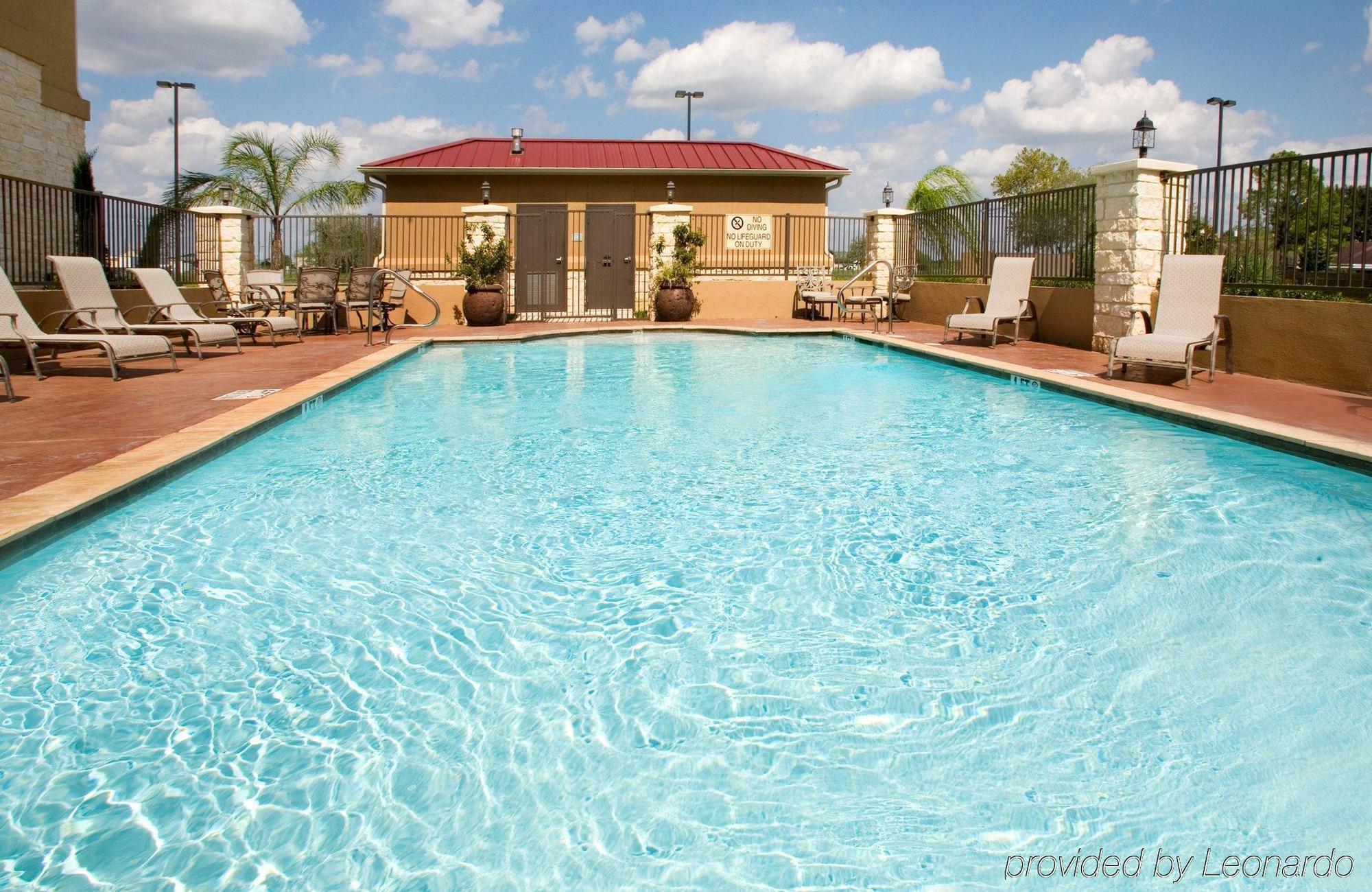Holiday Inn Express & Suites Victoria, An Ihg Hotel Facilities photo